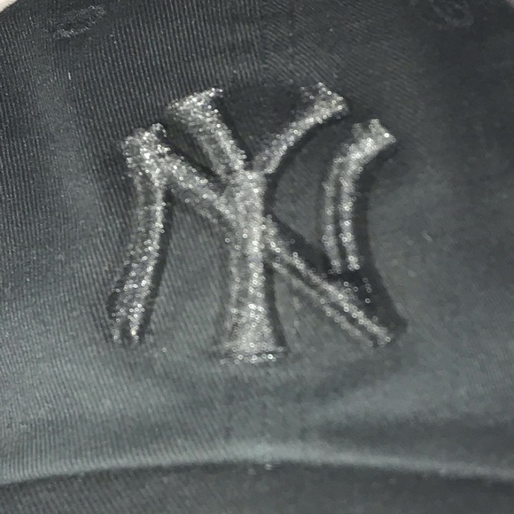 '47 Brand's "MLB New York Yankees" Adjustable Black Baseball Cap - Picture 2 of 16
